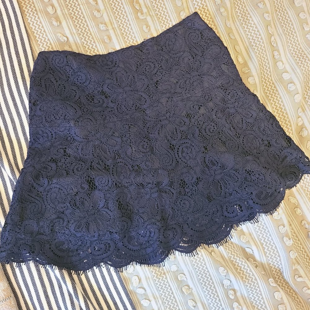 BB Dakota navy lace mini skirt